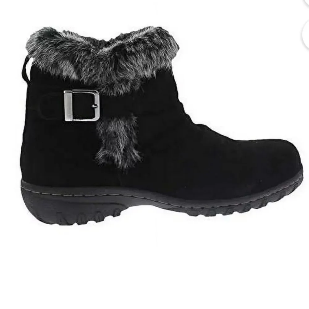 KHOMBU Women's All-Weather Lindsey Suede Boots!